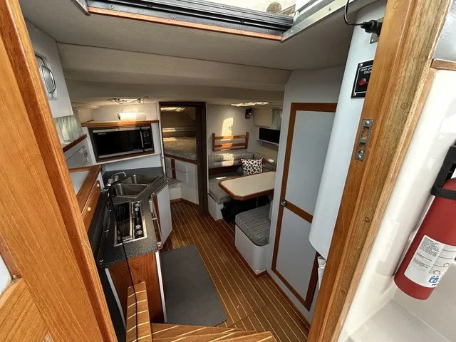 Slide: The Image of Cruisers Yachts 3270 Esprit 1989 - 16