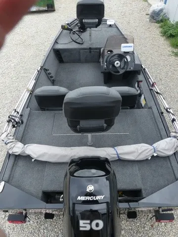 Slide: The Image of Tracker Bass Tracker Classic XL 2023 - 16
