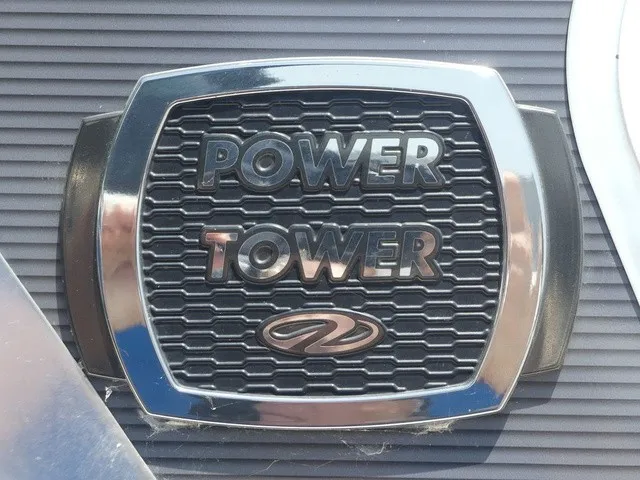 Slide: The Image of Regal 21 RX Bowrider 2019 - 10