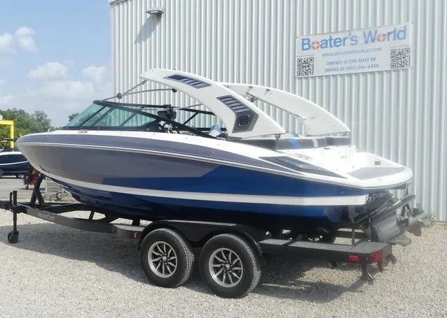 Slide: The Image of Regal 21 RX Bowrider 2019 - 3