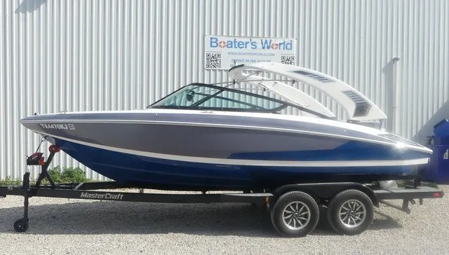 Slide: The Image of Regal 21 RX Bowrider 2019 - 2