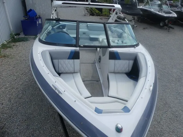 Slide: The Image of Regal 21 RX Bowrider 2019 - 7