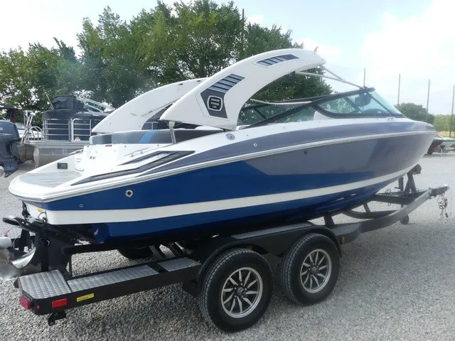 Slide: The Image of Regal 21 RX Bowrider 2019 - 5