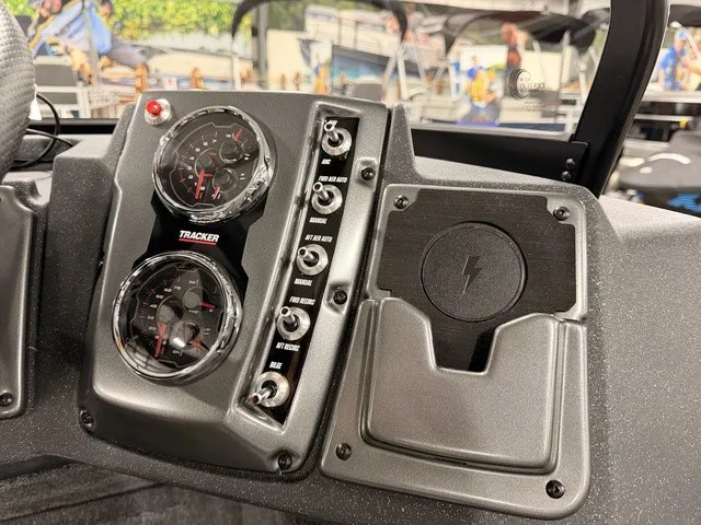 Slide: The Image of Tracker Pro Guide V-175 Combo 2027 - 21