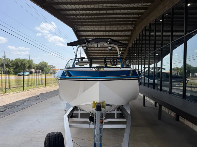 Slide: The Image of Nautique Super Air Nautique G23 2018 - 7