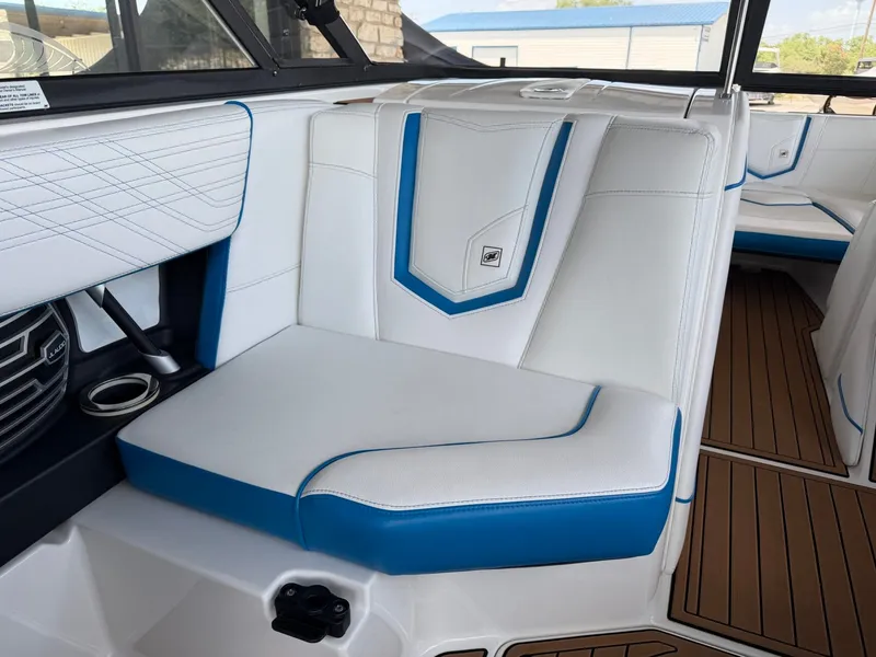 Slide: The Image of Nautique Super Air Nautique G23 2018 - 12