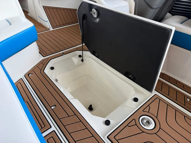 Slide: The Image of Nautique Super Air Nautique G23 2018 - 22