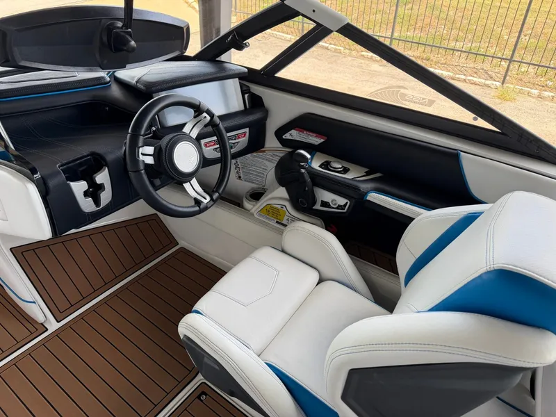 Slide: The Image of Nautique Super Air Nautique G23 2018 - 16
