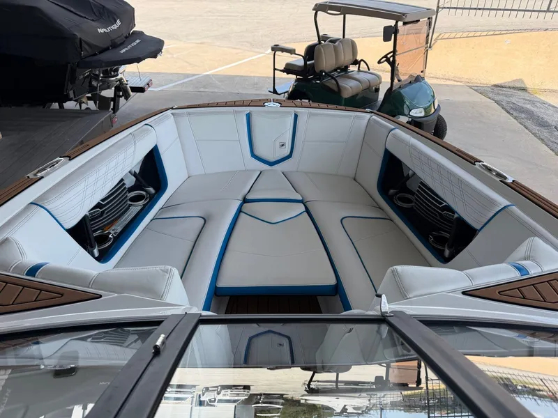 Slide: The Image of Nautique Super Air Nautique G23 2018 - 17