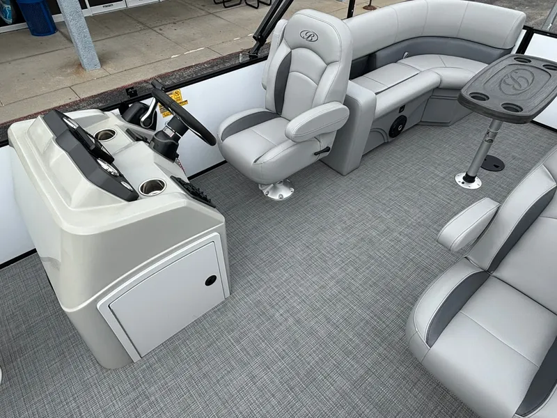 Slide: The Image of Bentley Pontoons 200 Fish CWT 2025 - 16