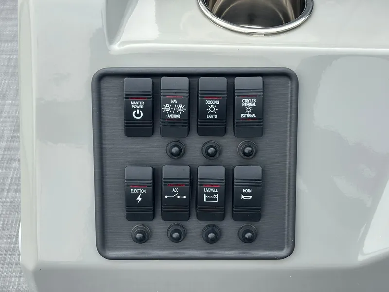 Slide: The Image of Bentley Pontoons 200 Fish CWT 2025 - 18