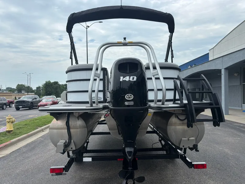 Slide: The Image of Bentley Pontoons 200 Fish CWT 2025 - 6