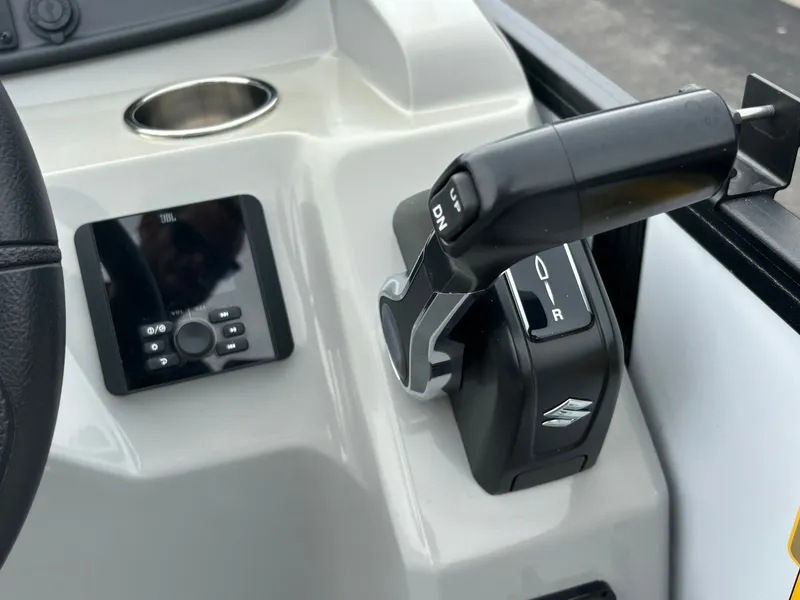Slide: The Image of Bentley Pontoons 200 Fish CWT 2025 - 20