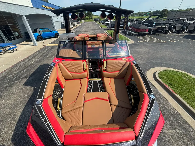 Slide: The Image of Tigé Ultré 23ZX 2027 - 12