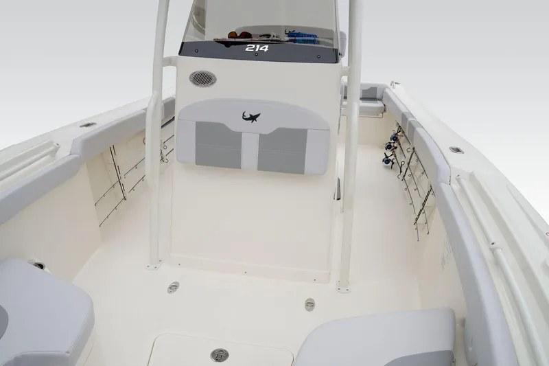 Slide: The Image of Mako 214 Center Console 2026 - 30