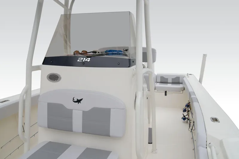 Slide: The Image of Mako 214 Center Console 2026 - 34