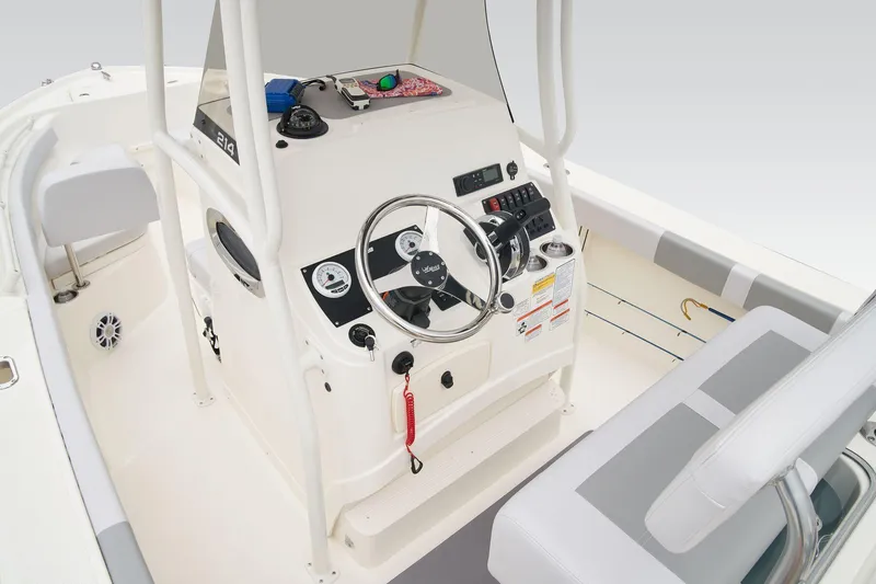 Slide: The Image of Mako 214 Center Console 2026 - 36