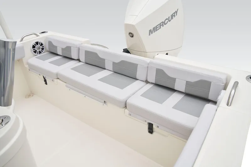 Slide: The Image of Mako 214 Center Console 2026 - 63