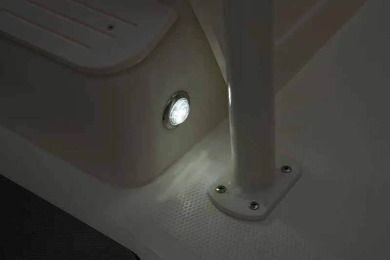 Slide: The Image of Mako 214 Center Console 2026 - 32