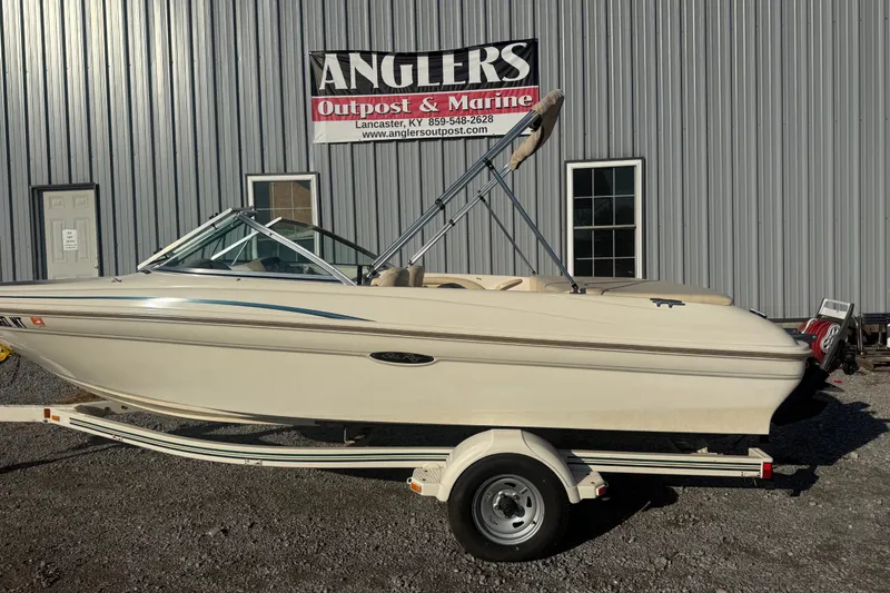 Slide: The Image of 2000 Searay 180 boat on trailer at Angler's Outpost & Marine, Lancaster, KY. - 3