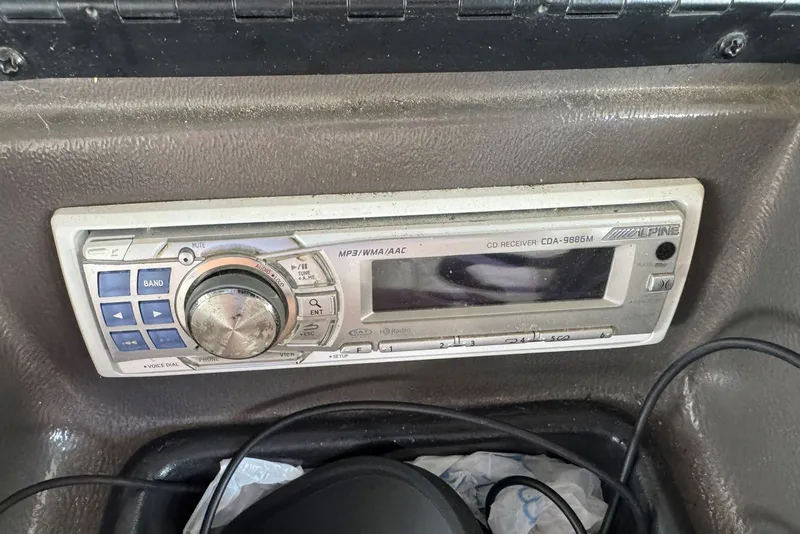 Slide: The Image of Alpine CD receiver in 2008 Sun Tracker Party Hut 30 I/O Regency Edition boat. - 18
