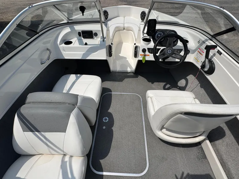 Slide: The Image of Bayliner 175 2016 - 18