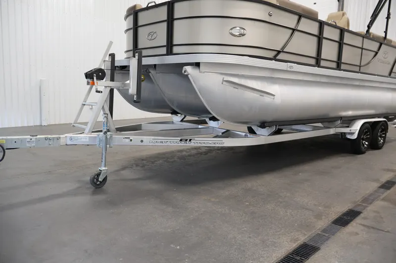 Slide: The Image of 2022 Veranda VR22RC pontoon boat on trailer in indoor setting. - 47