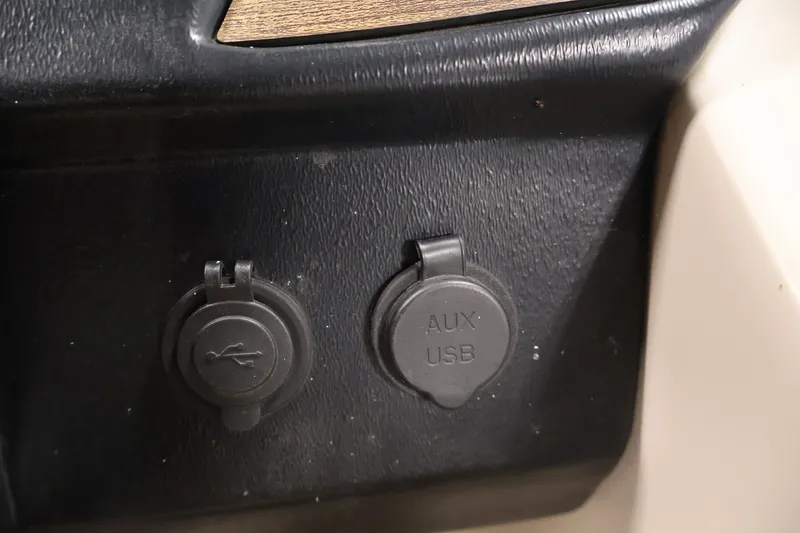Slide: The Image of USB and AUX ports on 2022 Veranda VR22RC dashboard. - 28