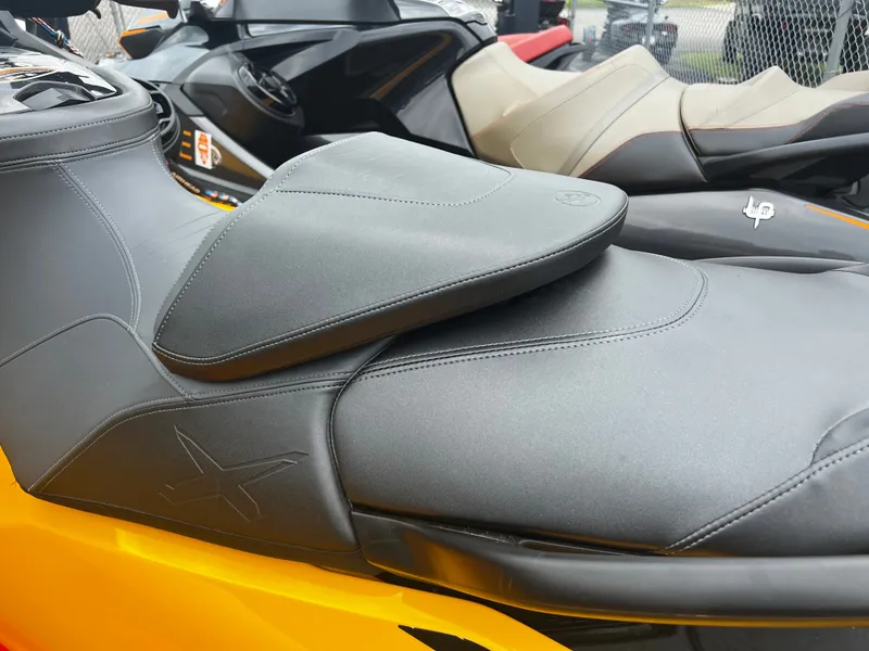 Slide: The Image of Sea-Doo RXP-X 300 Tech Package 2022 - 6