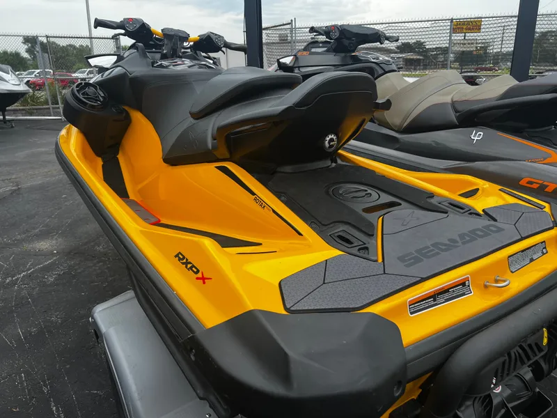 Slide: The Image of Sea-Doo RXP-X 300 Tech Package 2022 - 4