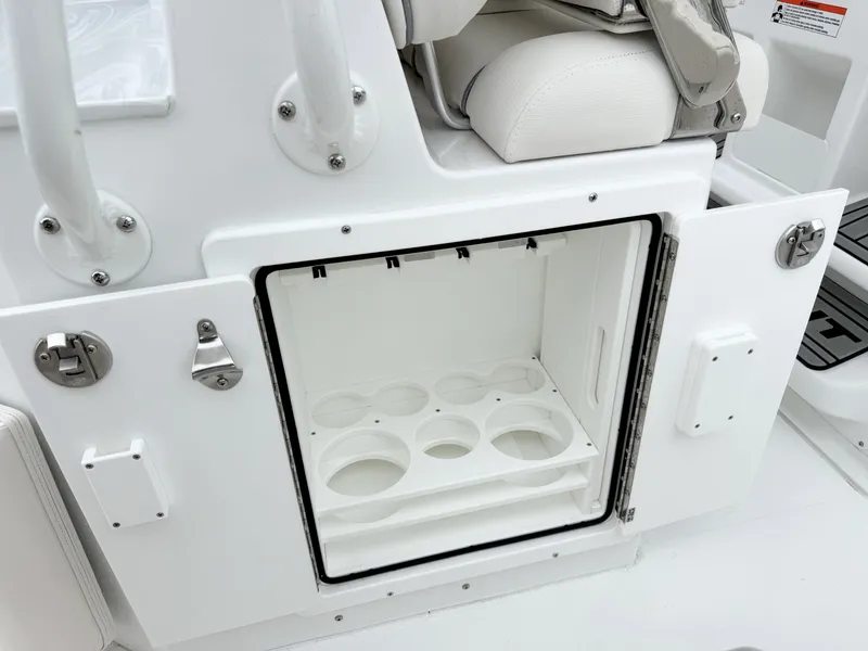 Slide: The Image of Sea Hunt Ultra 265SE 2027 - 19