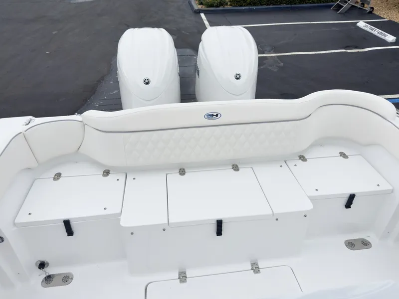 Slide: The Image of Sea Hunt Ultra 265SE 2027 - 10