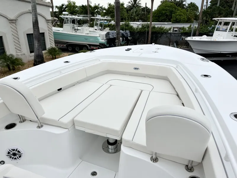 Slide: The Image of Sea Hunt Ultra 265SE 2027 - 36