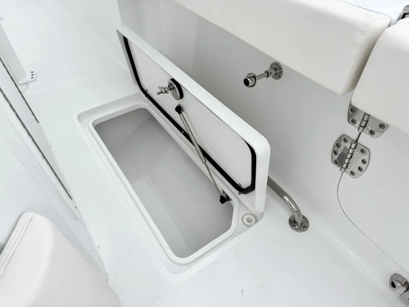 Slide: The Image of Sea Hunt Ultra 265SE 2027 - 21
