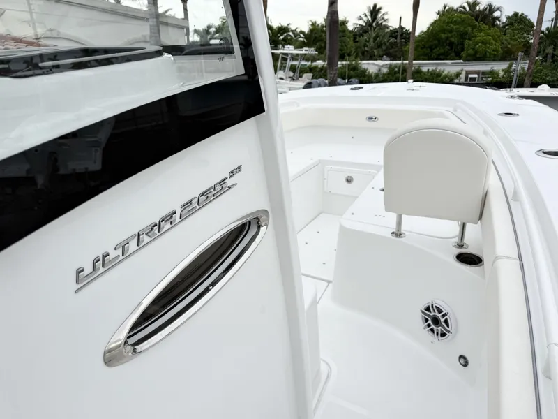 Slide: The Image of Sea Hunt Ultra 265SE 2027 - 28