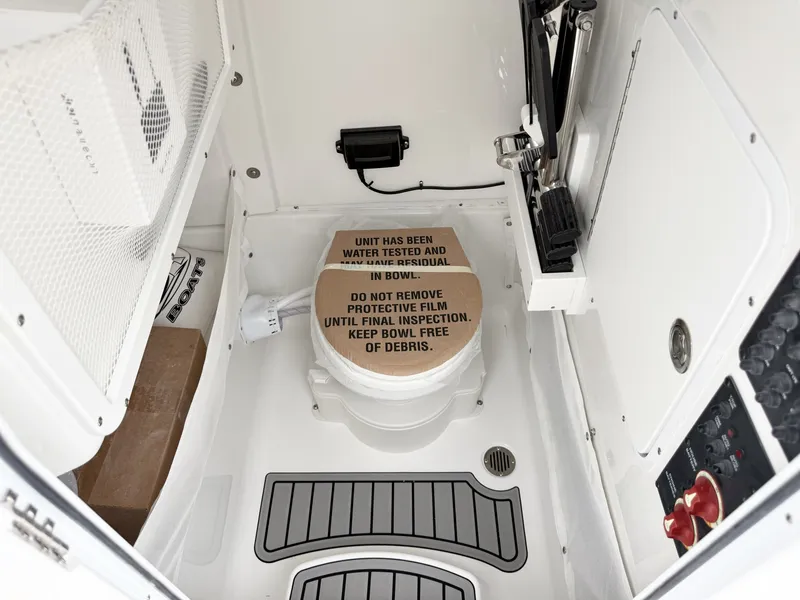 Slide: The Image of Sea Hunt Ultra 265SE 2027 - 29