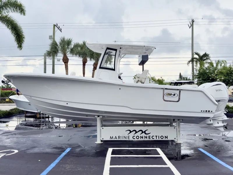 Slide: The Image of Sea Hunt Ultra 265SE 2027 - 6