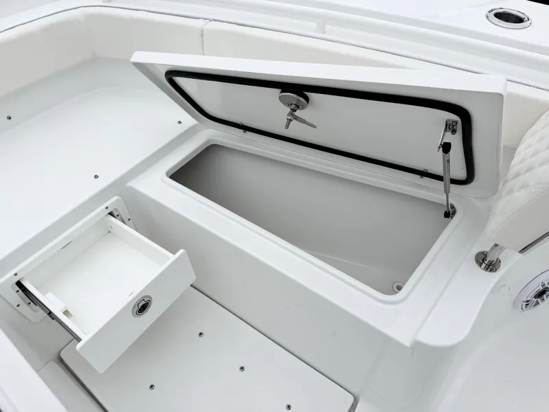 Slide: The Image of Sea Hunt Ultra 265SE 2027 - 34