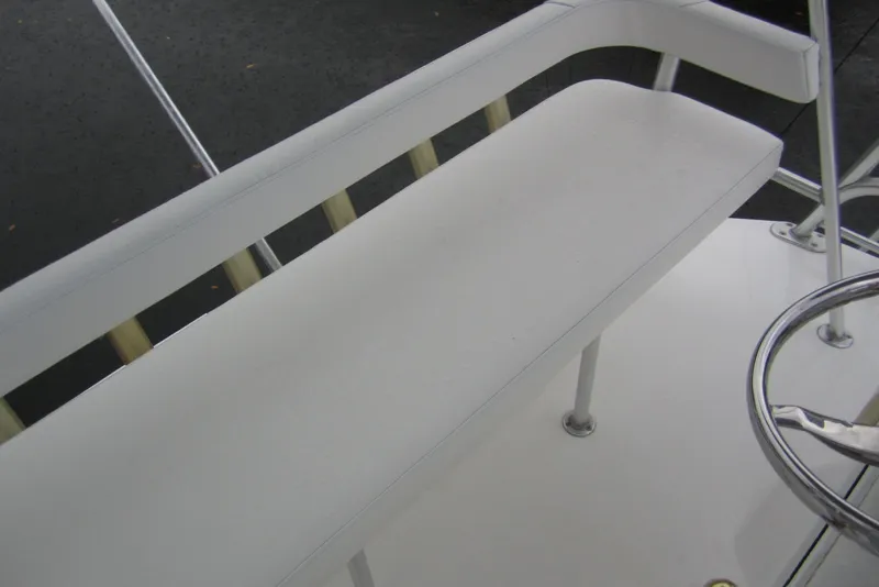 Slide: The Image of White seating area on a 2005 Luhrs 32 Open boat deck. - 42