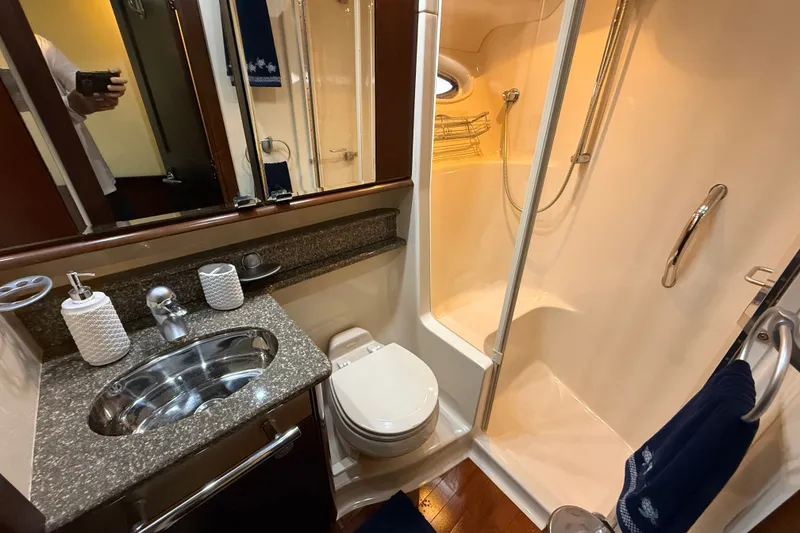 Slide: The Image of Guest / Day Bathroom - 22