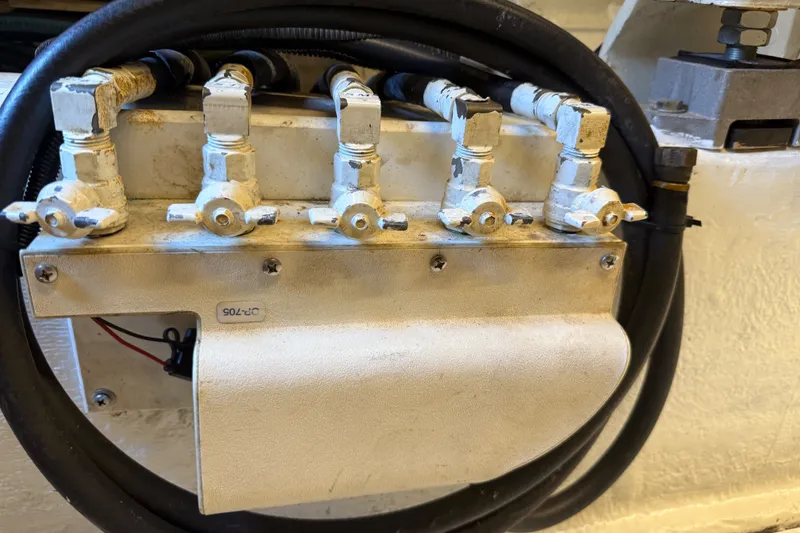 Slide: The Image of Oil Change System - 34