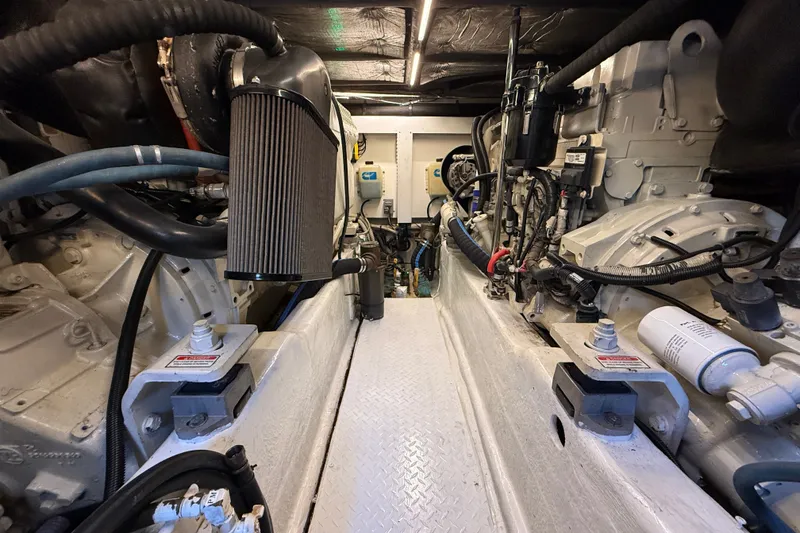 Slide: The Image of Engine Bay - 33