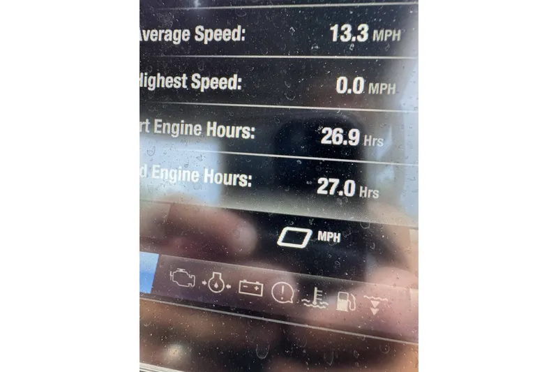 Slide: The Image of Display screen of 2025 Yamaha Boats 252SD showing speed and engine hours. - 15