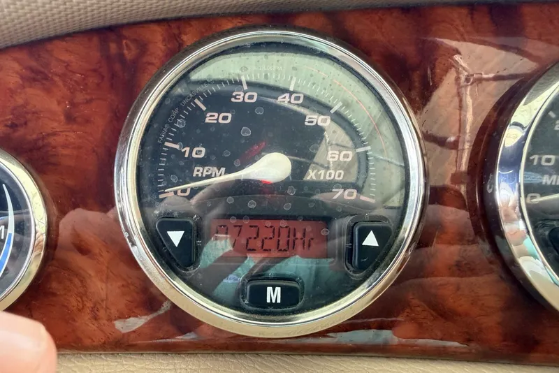 Slide: The Image of Close-up of a 2008 Cobalt 282 RPM gauge displaying 722 hours. - 27