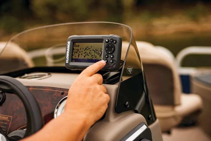 Slide: The Image of Manufacturer Provided Image: Sun Tracker Bass Buggy 18 DLX - 61