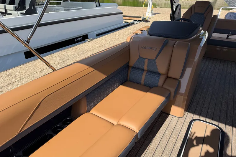 Slide: The Image of Luxurious seating on 2027 Harris Grand Mariner 250 SLDH pontoon boat. - 8