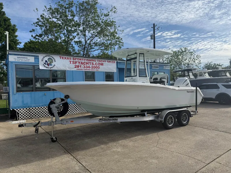 The Image of Tidewater 220 CC Adventure 2027 - 1