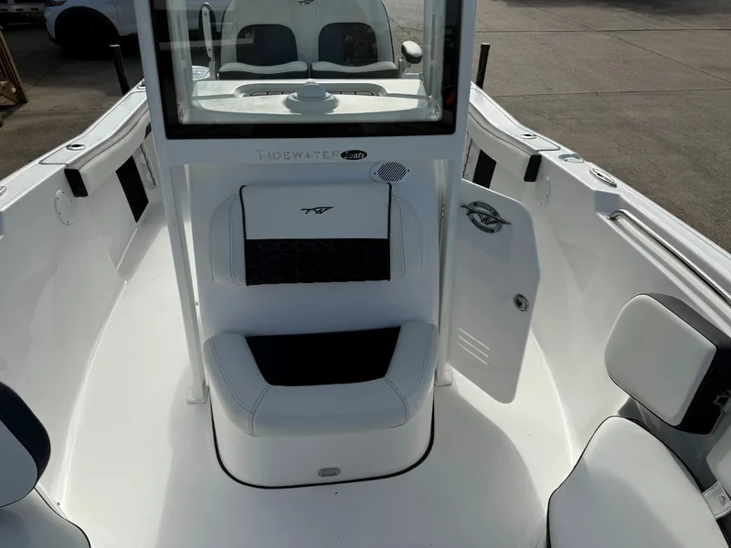 Slide: The Image of Tidewater 220 CC Adventure 2027 - 18