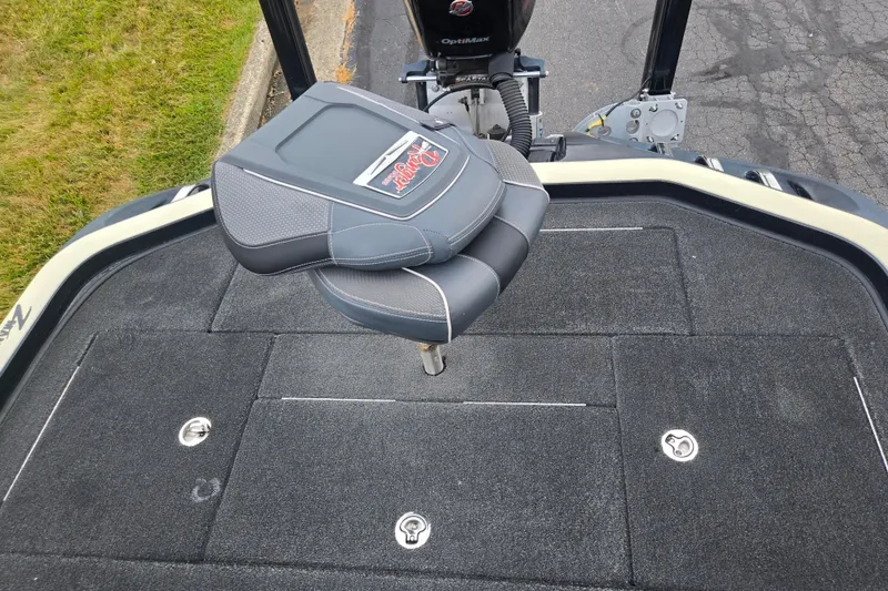 Slide: The Image of 2016 Ranger Z521 Comanche boat deck with cushioned seat and storage compartments. - 20