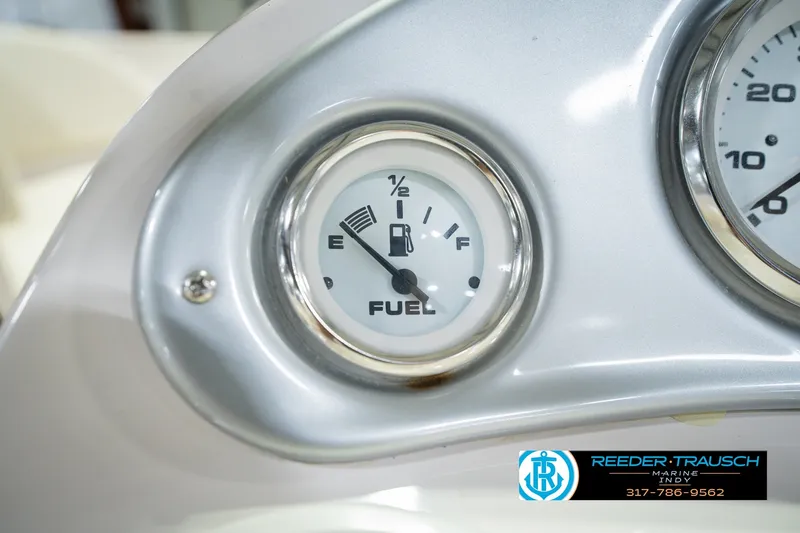 Slide: The Image of Fuel gauge on 2006 Starcraft C-Star 1700 I/O F&S boat dashboard. - 35